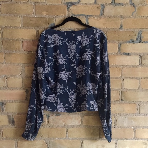 Vintage Silk floral blouse - Picture 5 of 5